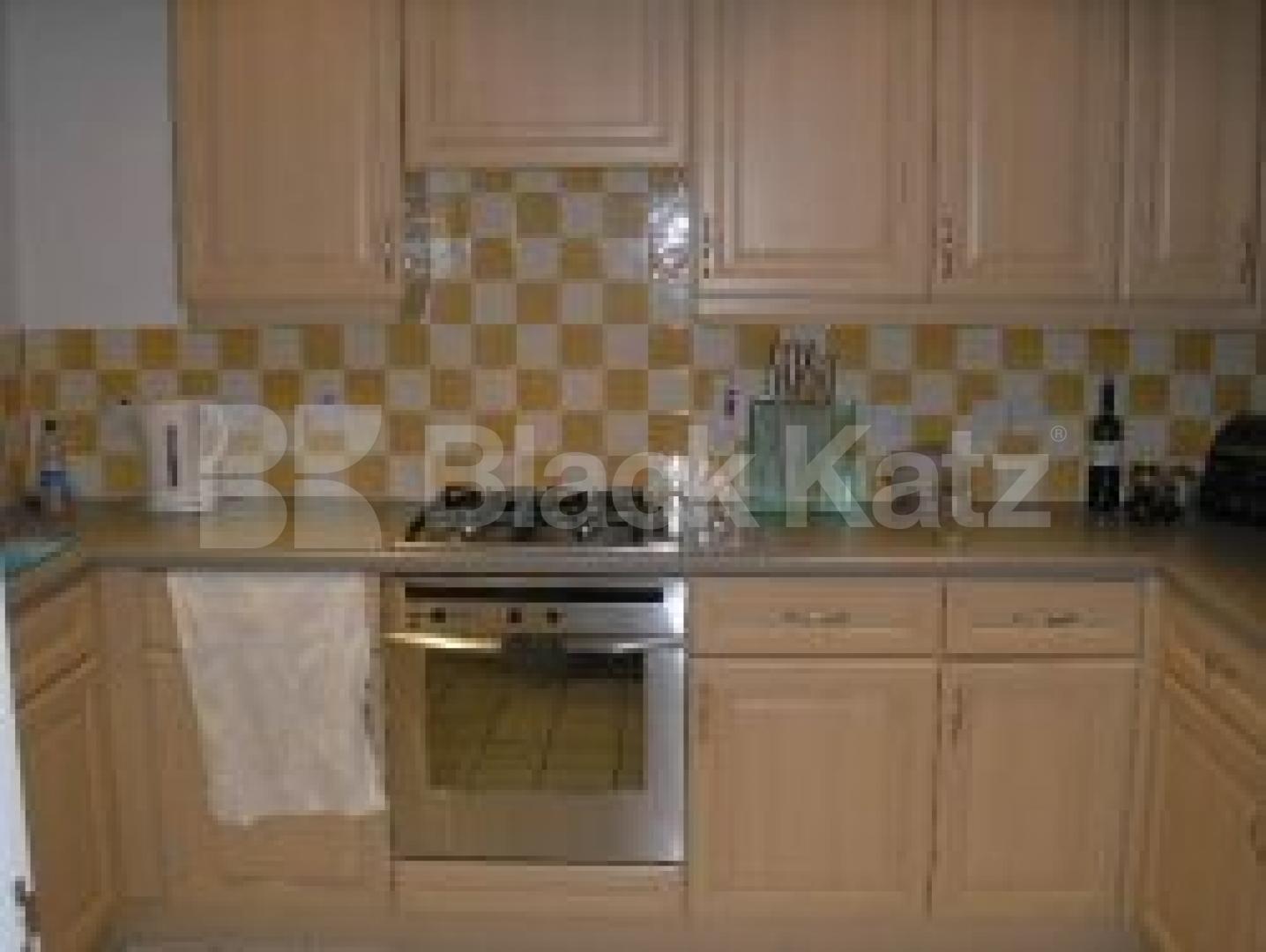 			2 Bedroom, 1 bath, 1 reception Flat			 Manor Gardens, HOLLOWAY N7